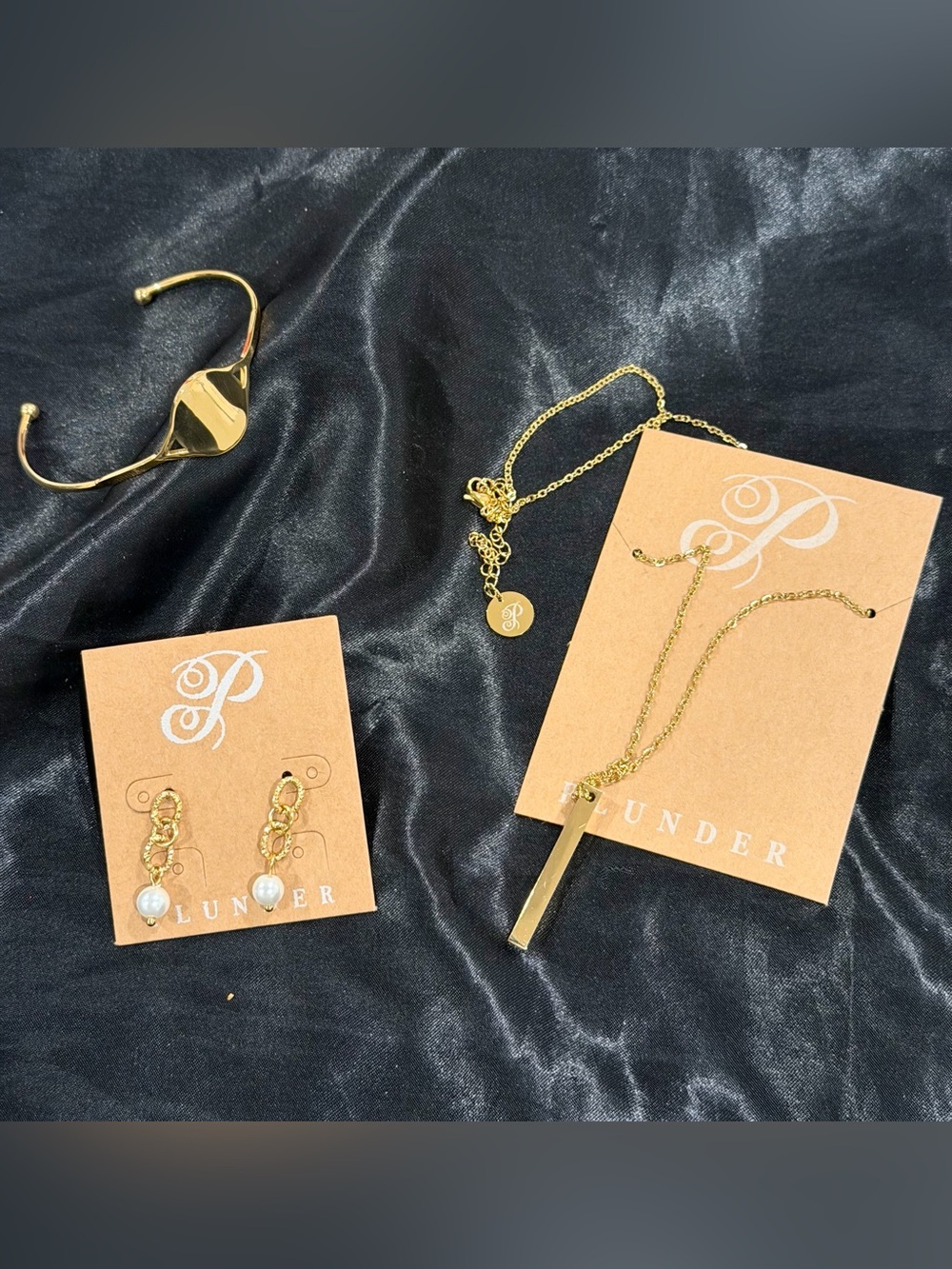 Plunder Design Fashion Jewelry Set of Earrings, Necklace and Bracelet